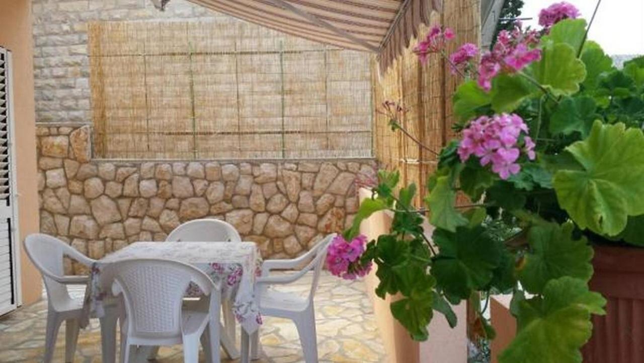 Apartments Barbati Kustići Eksteriør bilde