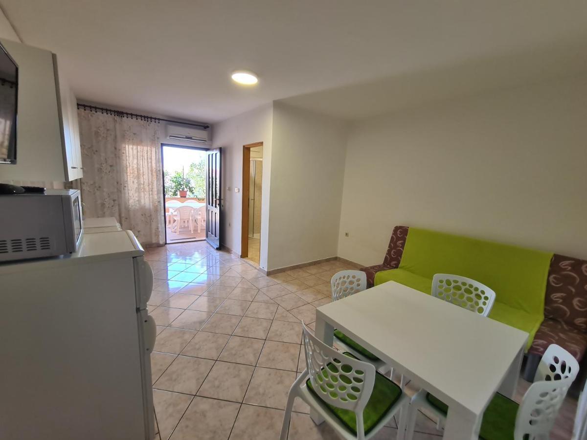 Apartments Barbati Kustići Eksteriør bilde