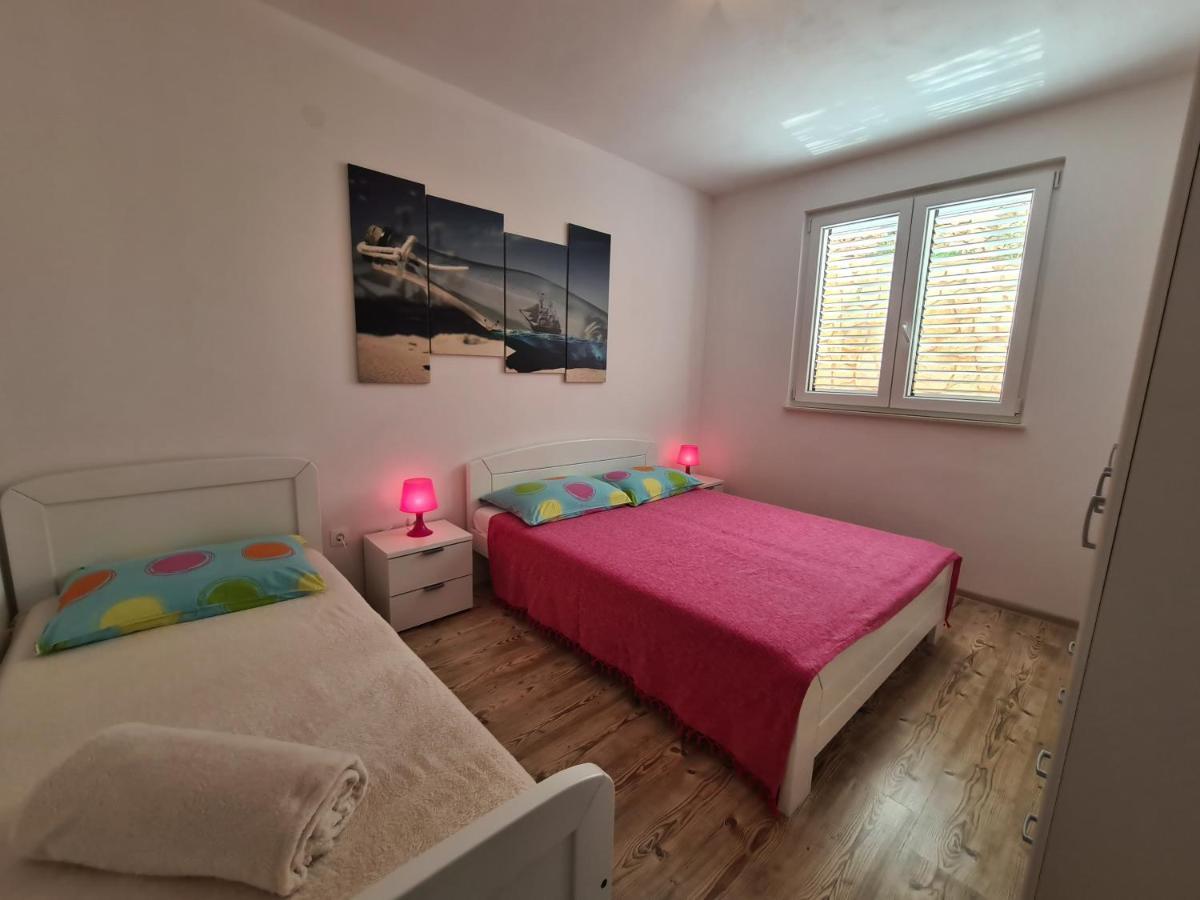 Apartments Barbati Kustići Eksteriør bilde