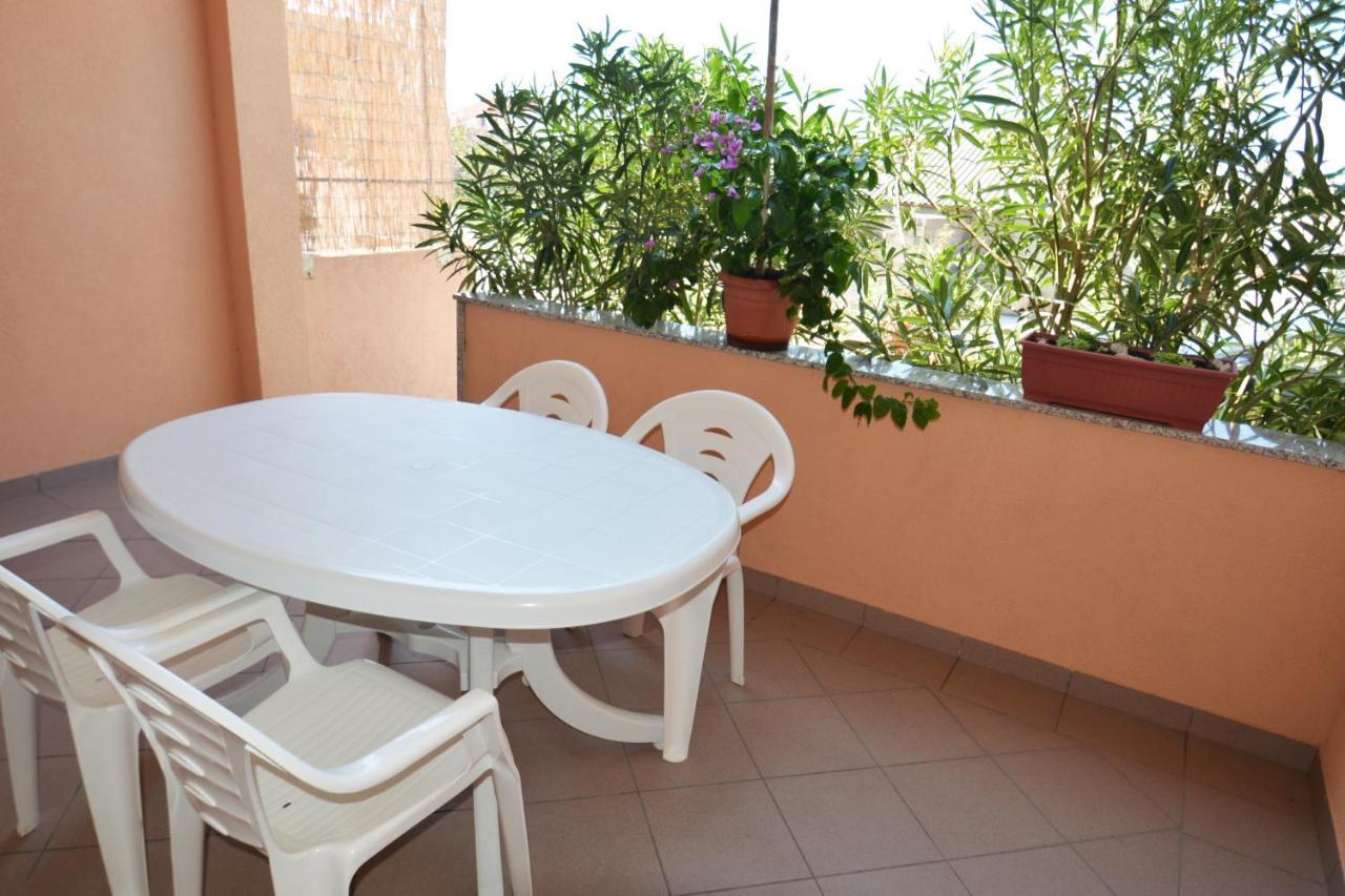 Apartments Barbati Kustići Eksteriør bilde