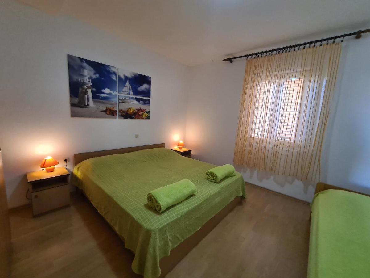 Apartments Barbati Kustići Eksteriør bilde